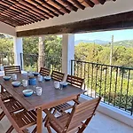 فيلة Les Vallons